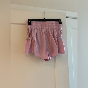 Free People Flirt On Shorts; size small; color pink